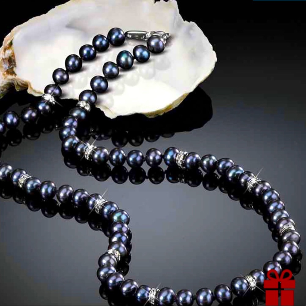 NIB Black Pearl Necklace Set